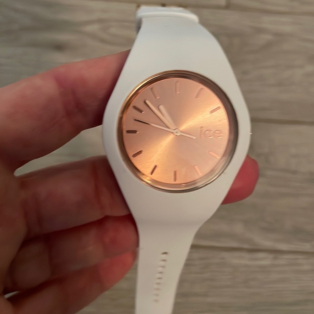 Beautiful ice brand watch, purchased in Paris, barely worn!